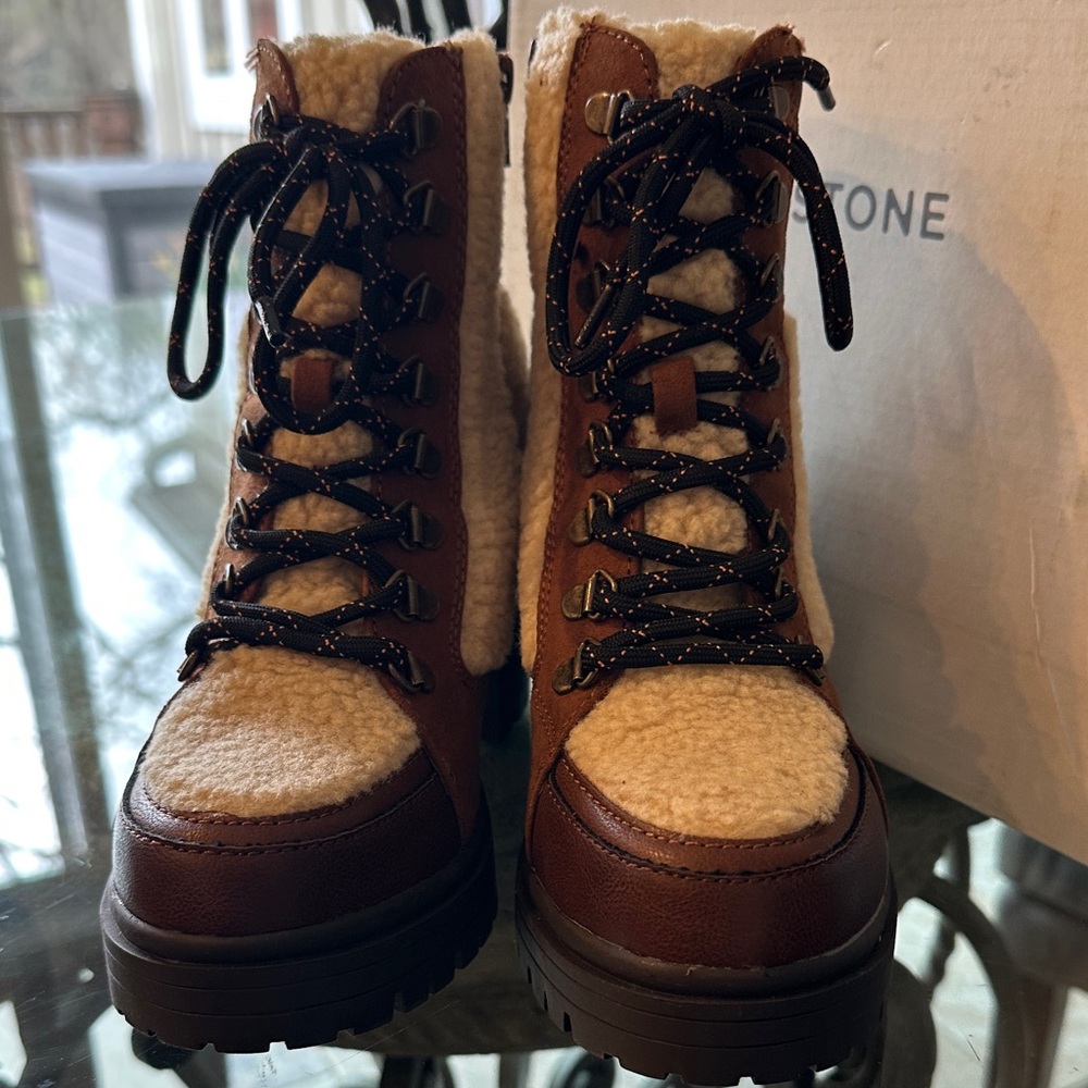 New in Box $100 Sun + Stone Women's Brown and Cream Lace-Up Combat Boots sz 7 - Picture 9 of 10